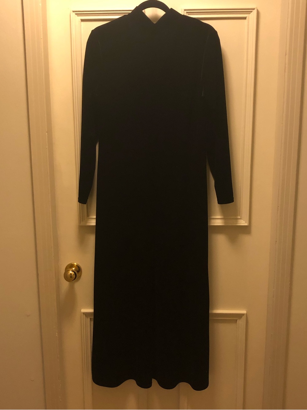 Classic Black Velvet Long Sleeve Maxi Dress